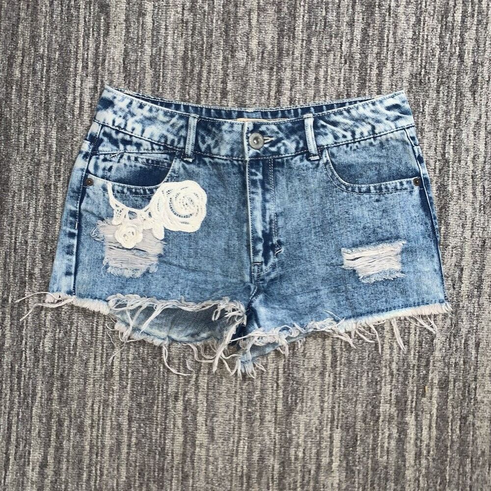 Highway Jeans Teen Juniors 5 Distressed Lace Embellishments‎ Cut off Jean Shorts